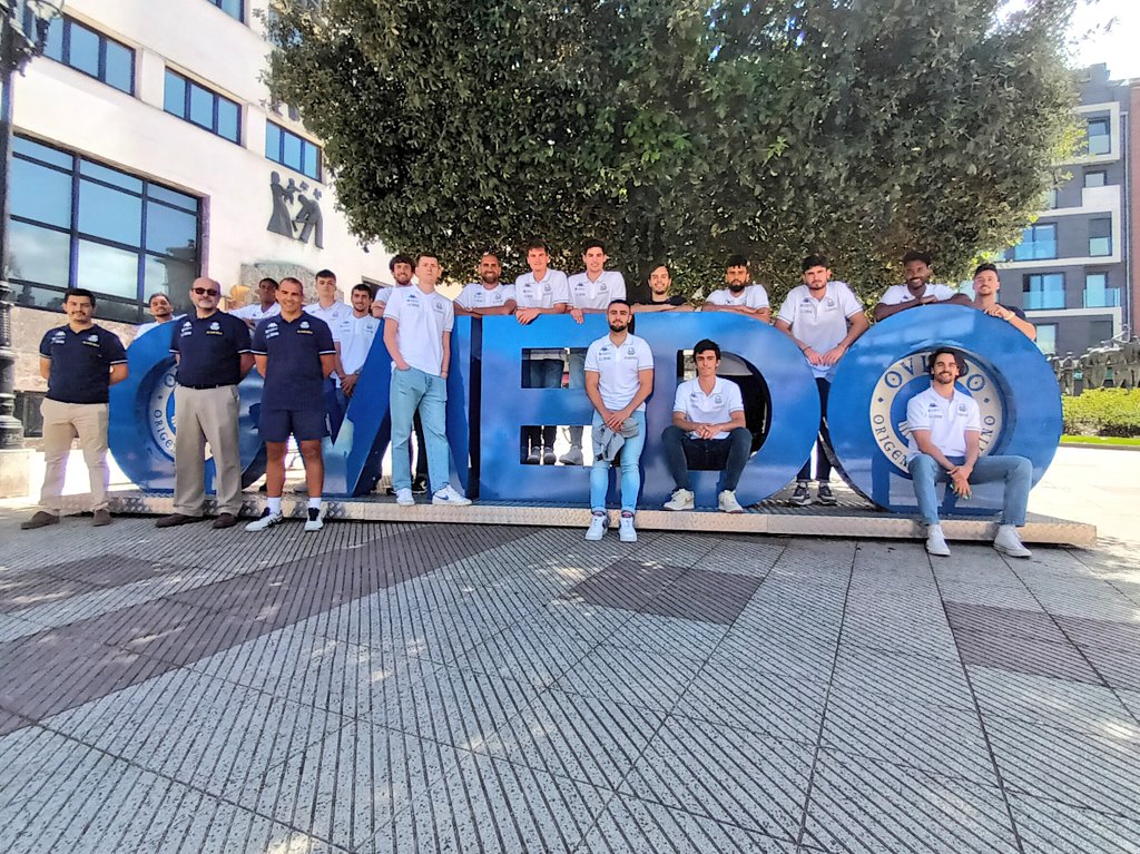 oviedocb's tweet photo. ¡Primera semana de trabajo terminada! 

Tras el entreno hemos aprovechado para conocer las sidrerías de la calle #Gascona y hemos disfrutado de la hospitalidad de @MComtienda en La Ruta de los vinos. 

El lunes, vuelta a la pista. 

#yosoyocb
#alimerkaocb https://t.co/84nnUkNEK6