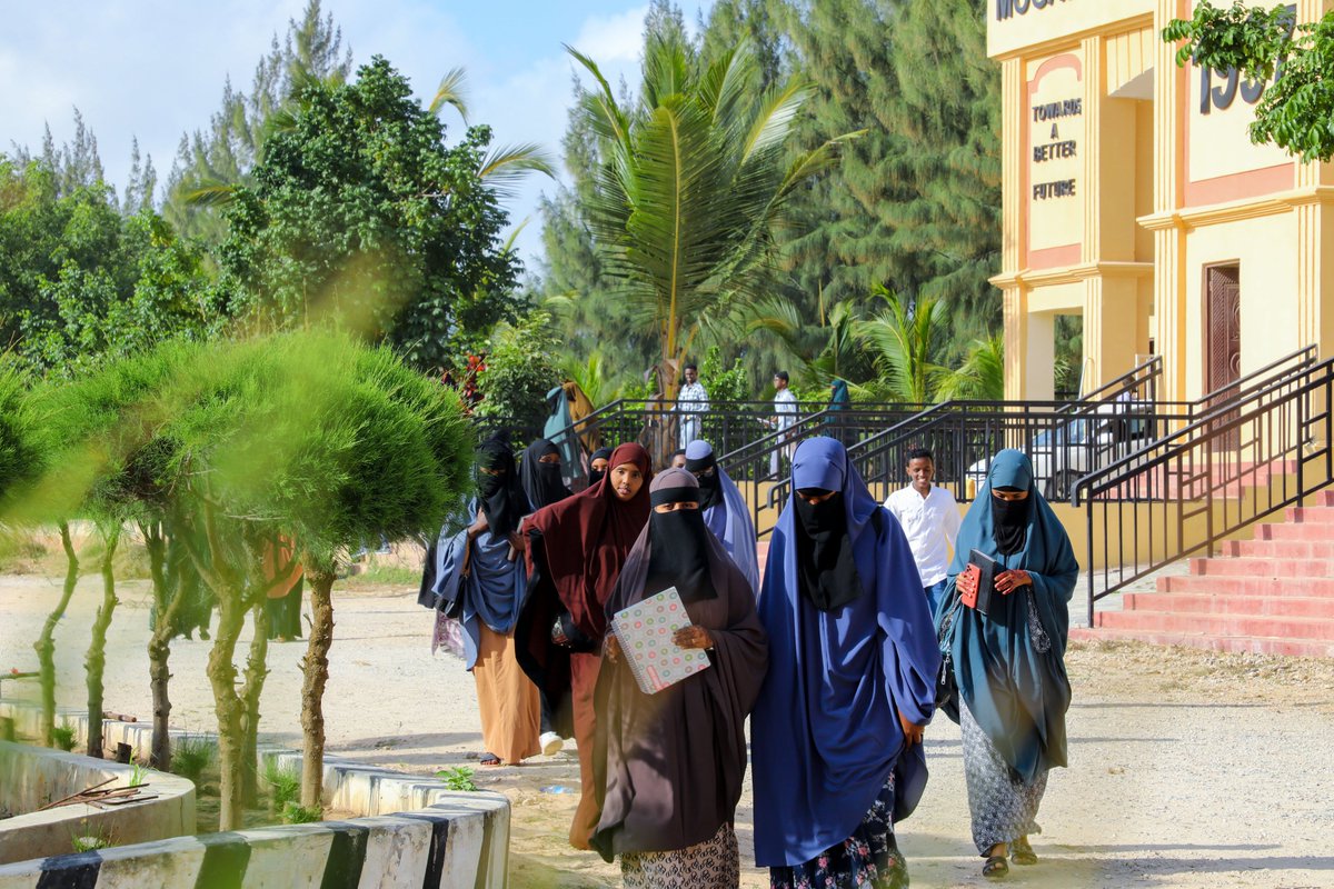 MogUniver's tweet photo. Today is the first day of class commencement for academic year 2022-2023 for undergraduate students. Have a great semester everyone.

#MU25thAnniversary
#MURubucQarni
#MU25Years
#MU25_Tacliin_Tayo https://t.co/53AWAH6v3d