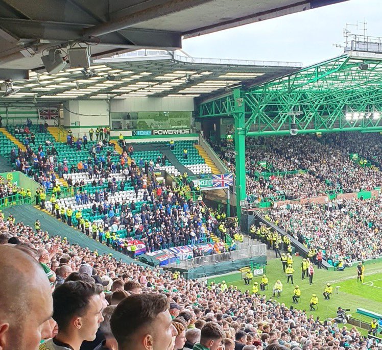 eoinryan95's tweet photo. @RangersFC Didn’t look like that with 10 minutes to go ☘️ https://t.co/Ucj2hO1lUA