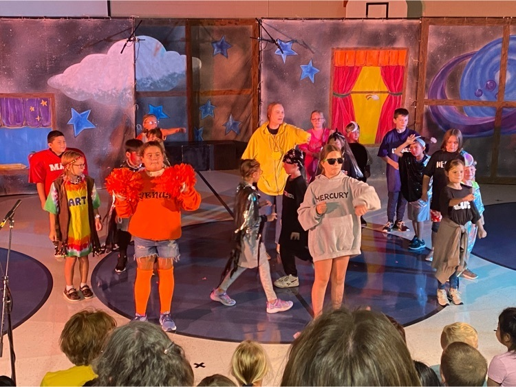 AberdeenLincoln's tweet photo. I am so proud of these kids! They put on a fantastic show on Friday!! #SoaringLincolnLights https://t.co/0KTwKzmmab