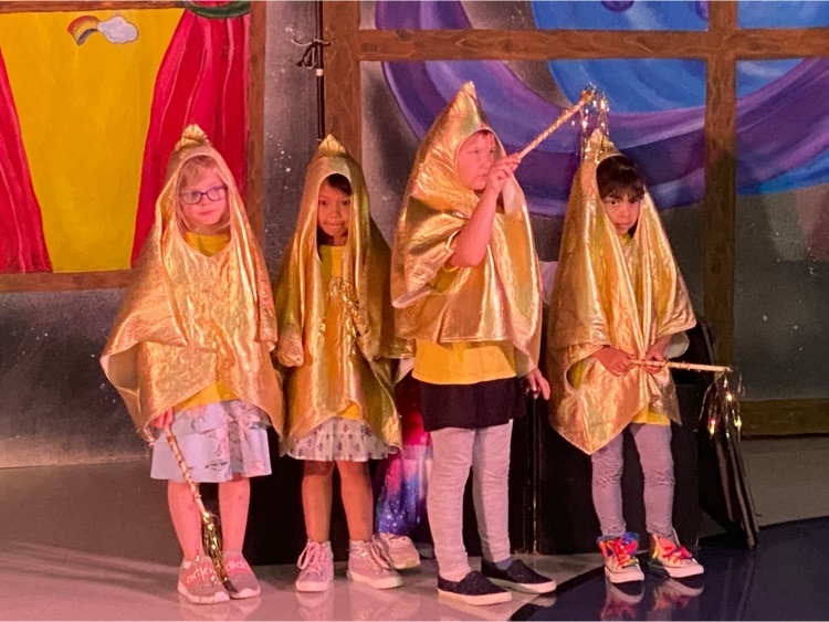 AberdeenLincoln's tweet photo. I am so proud of these kids! They put on a fantastic show on Friday!! #SoaringLincolnLights https://t.co/0KTwKzmmab