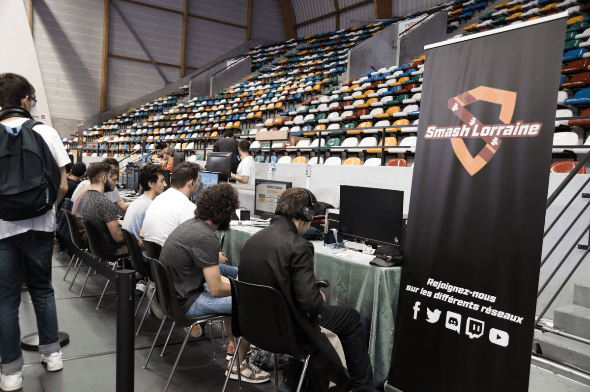 Smash Lorraine tweet media