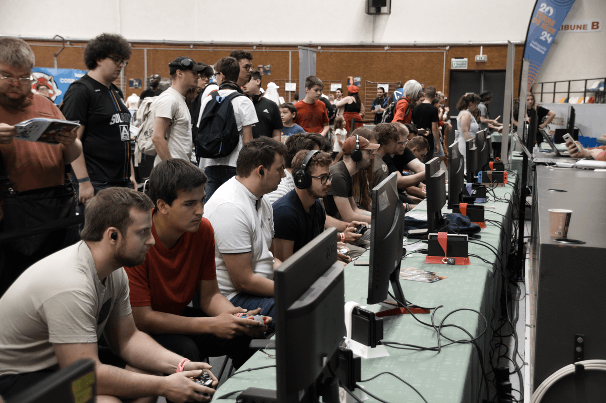 Smash Lorraine tweet media