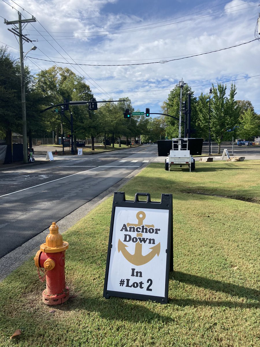 cwgleason7's tweet photo. Its not #Lot3, but temporarily its home for the #Lot3 Tailgate! #AnchorDown https://t.co/ZfzSPycWEI
