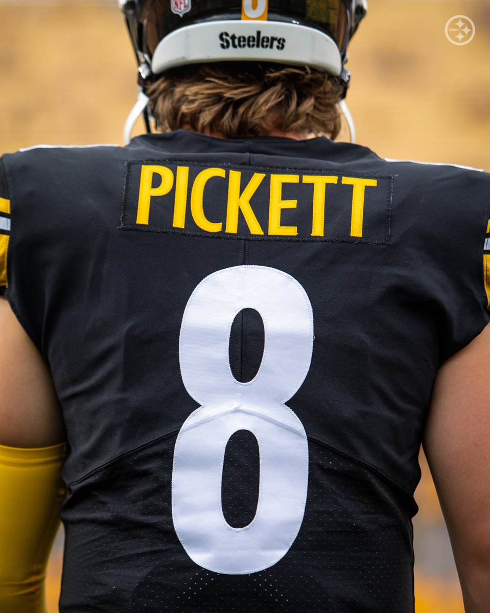 steelers's tweet photo. 8️⃣ days @kennypickett10 https://t.co/1oaTjRnVY6