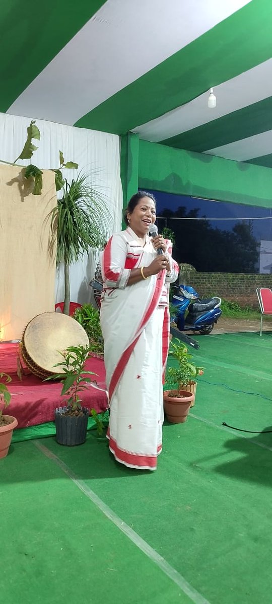 greenpeaceindia's tweet photo. Aruna Tirkey, owner of #AjamEmba says - Our ways of eating have historically been true to #nature. These are changing with introduction of other foods. But it is our #traditional food and grain that is #healthy and #nutritious. #Swadish - an evening celebrating our culture & food https://t.co/8hVlfZQBTU