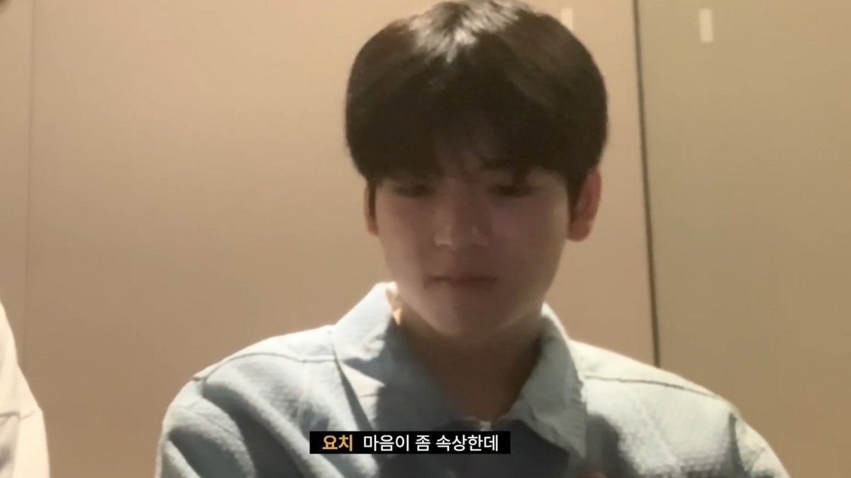 FOLDERJYJ's tweet photo. GOD HE IS SO CUTE 

✮✭,#Yorch #TraineeA https://t.co/m9P9p3aUqV