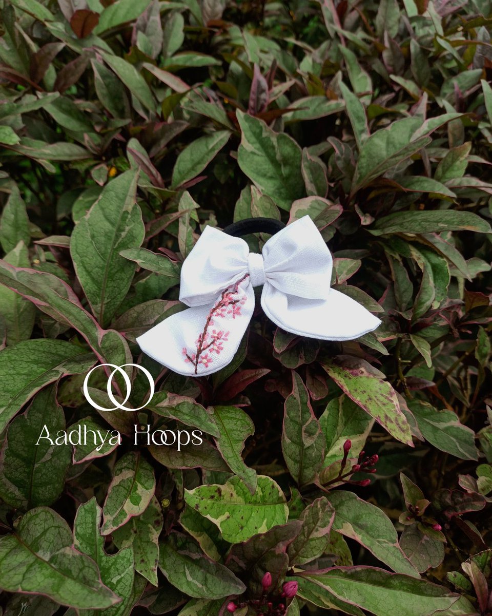 Hand embroidered bows 🎀
Available in different colors 🎨
DM for inquiries ✉️
.
. 
.
.
.
.
#handcrafted #handmadegifts #hairaccessories #handmadewithlove #bow #embroideryart #embroiderybow #embroiderersofinstagram #bowsofinstagram #smallbusiness #instashop #supportsmallbusiness