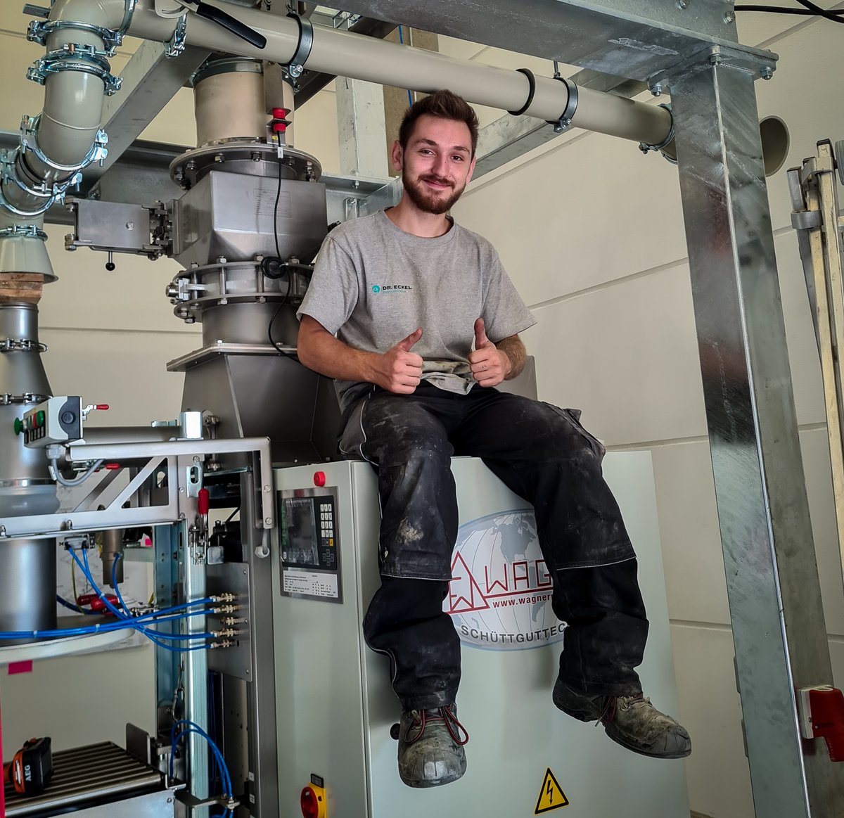 e3_antje's tweet photo. Congratulation  to you and your colleagues Sebastian! It's good to see the new mashine ist  up and running! Well done!  
#DrEckel
#pioneering
#animalwefare
#ecknology https://t.co/xdYGkhVlES