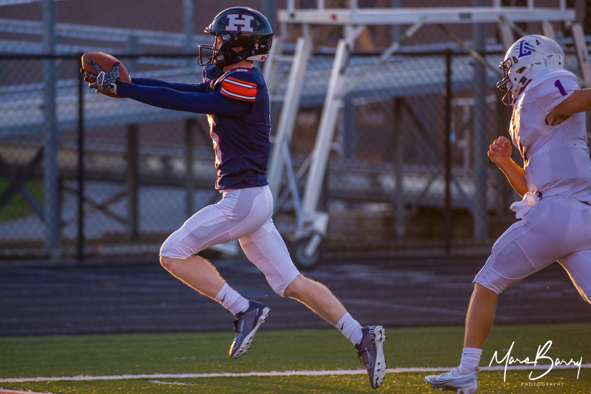 MarcBarryPhoto's tweet photo. Coach Munoz has things going for the Heritage War Eagles football team. A hard fought win with a game sealing interception brings their record to 2-0 for the first time since 2012.
#OurStandard #WeSoar
@war_heritage @WarEaglesFB @RogersHeritage https://t.co/rapb7LSZve