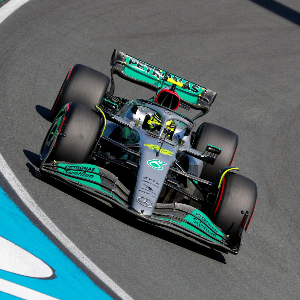 d_panelo's tweet photo. Clasificación #DutchGP:
P1 #MaxVerstappe
P2 #CharlesLeclerc
P3 #CarlosSainz
P4 #LewisHamilton
#F12022 #F1 #Zandvoort #zandvoortgp #Dutch #Motorsport #Formula1 #FormulaOne #RedBullRing #ScuderiaFerrari #MercedesAMGF1
#WorldChampionship
🏁🇳🇱👇🏻 https://t.co/0iEvobd0KJ