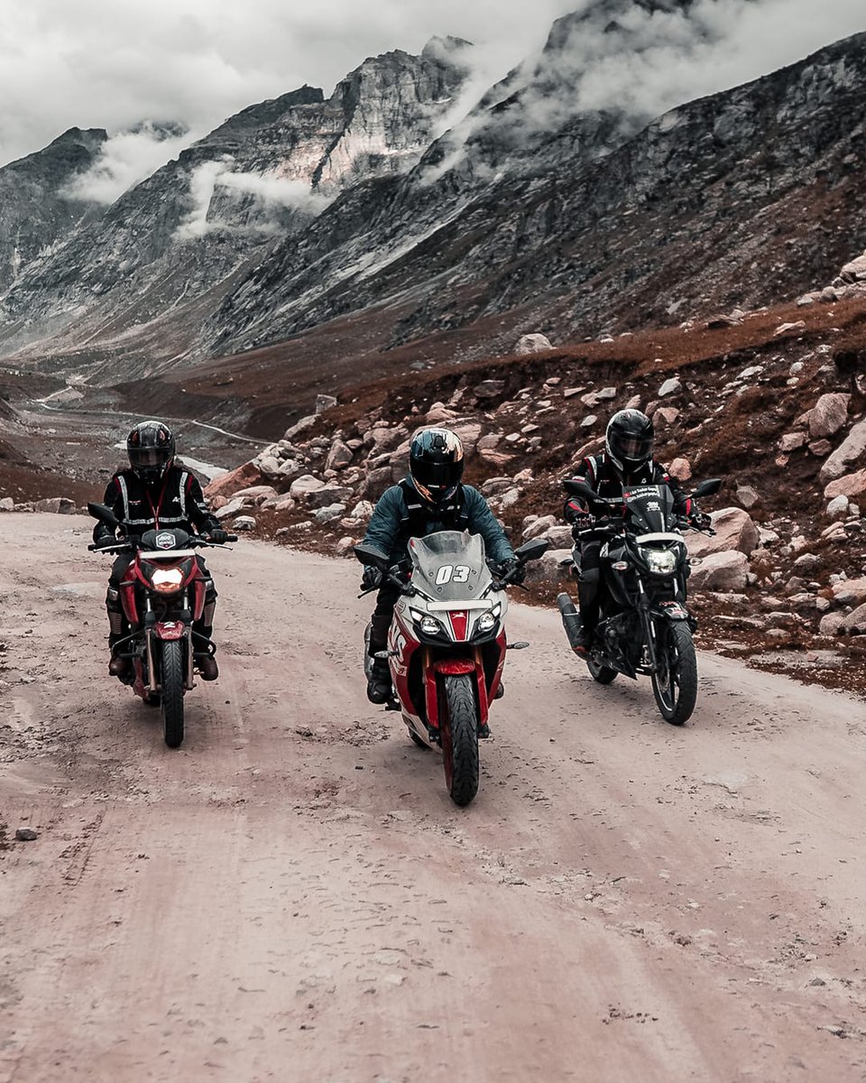 TVSApacheSeries's tweet image. Built to deliver the best of power and performance. 

#ApacheLife #ApacheOwnersGroup
#TVSApacheRTR #TVSApacheSeries #RacingDNAUnleashed #OneRacingGene #RTR200 #TVSRacing #TVSMotorcompany
#bikersofinstagram #ridersofinstagram #ApacheRidersOfInstagram
#AOGRideToSpitiValley