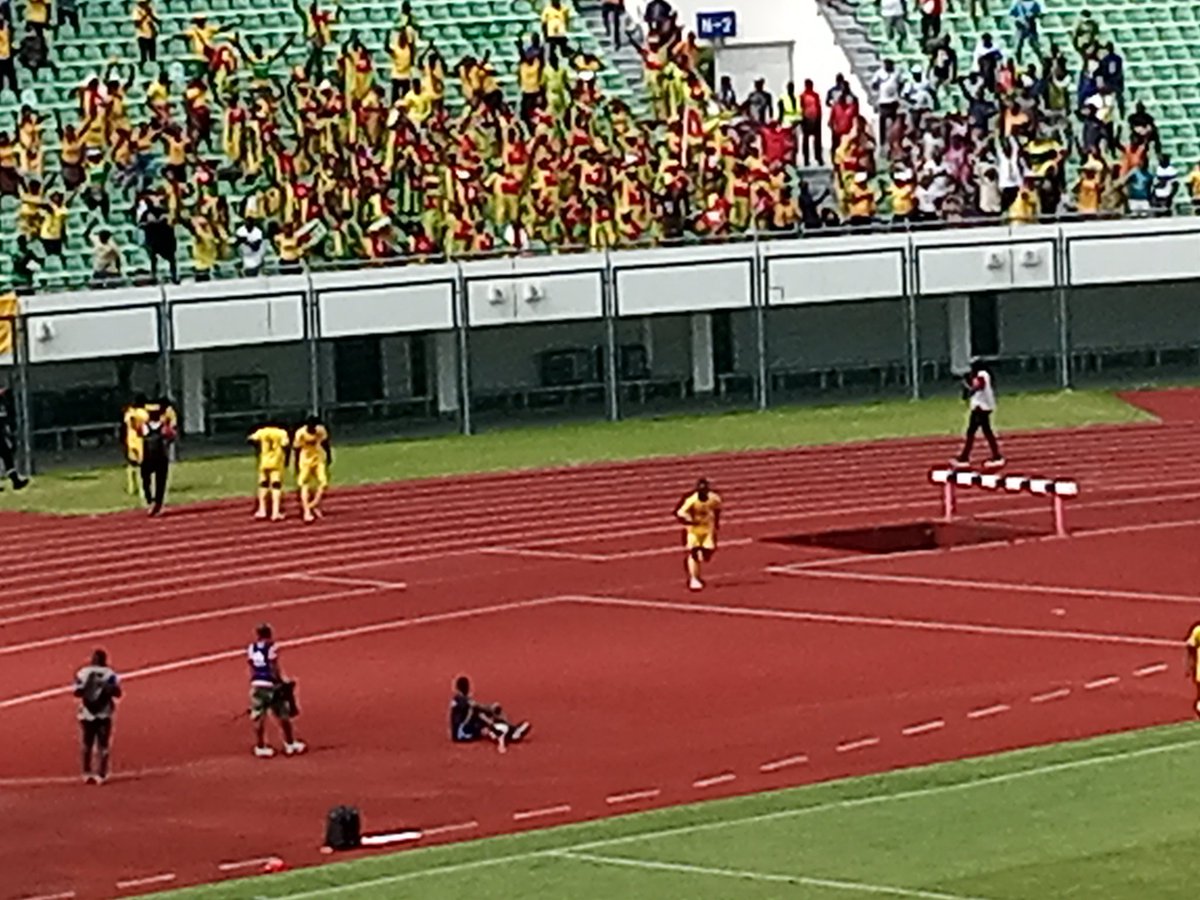 AimeAtti_'s tweet photo. Éliminatoires CHAN Algérie 2023
Égalisation des Éperviers locaux
Bilali Akoro (48e)
Niger 🇳🇪 1-1 Togo 🇹🇬
#CHAN2022Q #NIGTOG #TgTwittos https://t.co/DrsSiFiguf