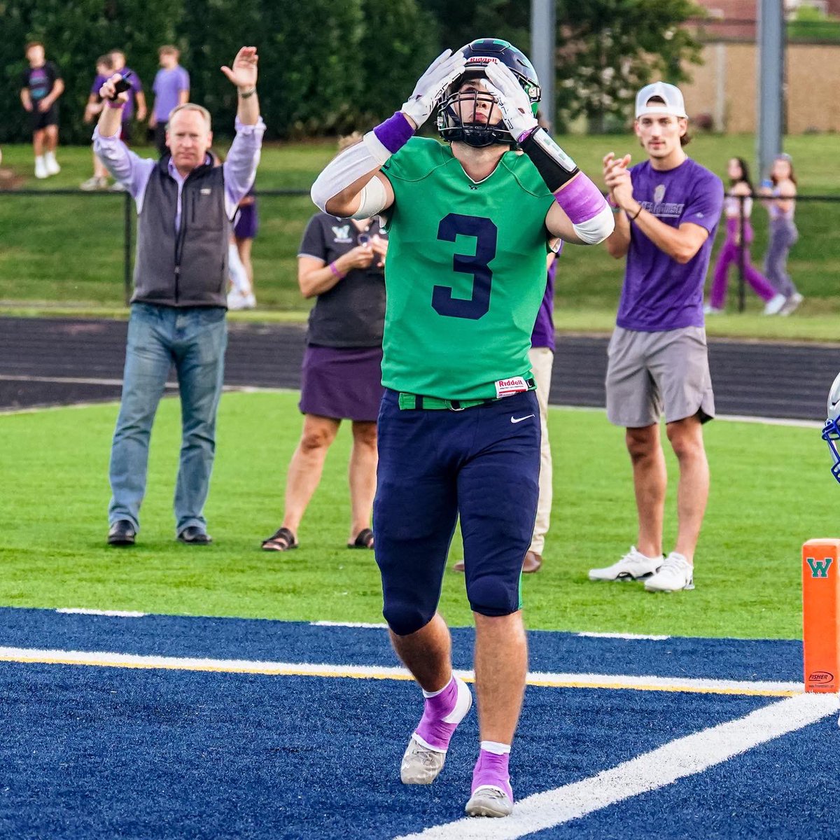 sam_sam2678's tweet photo. @WoodgroveFB remembering Colette Baine. #13 always and forever. 
@AthBoostersWHS, @WoodgroveHigh https://t.co/8imIpAcvaj