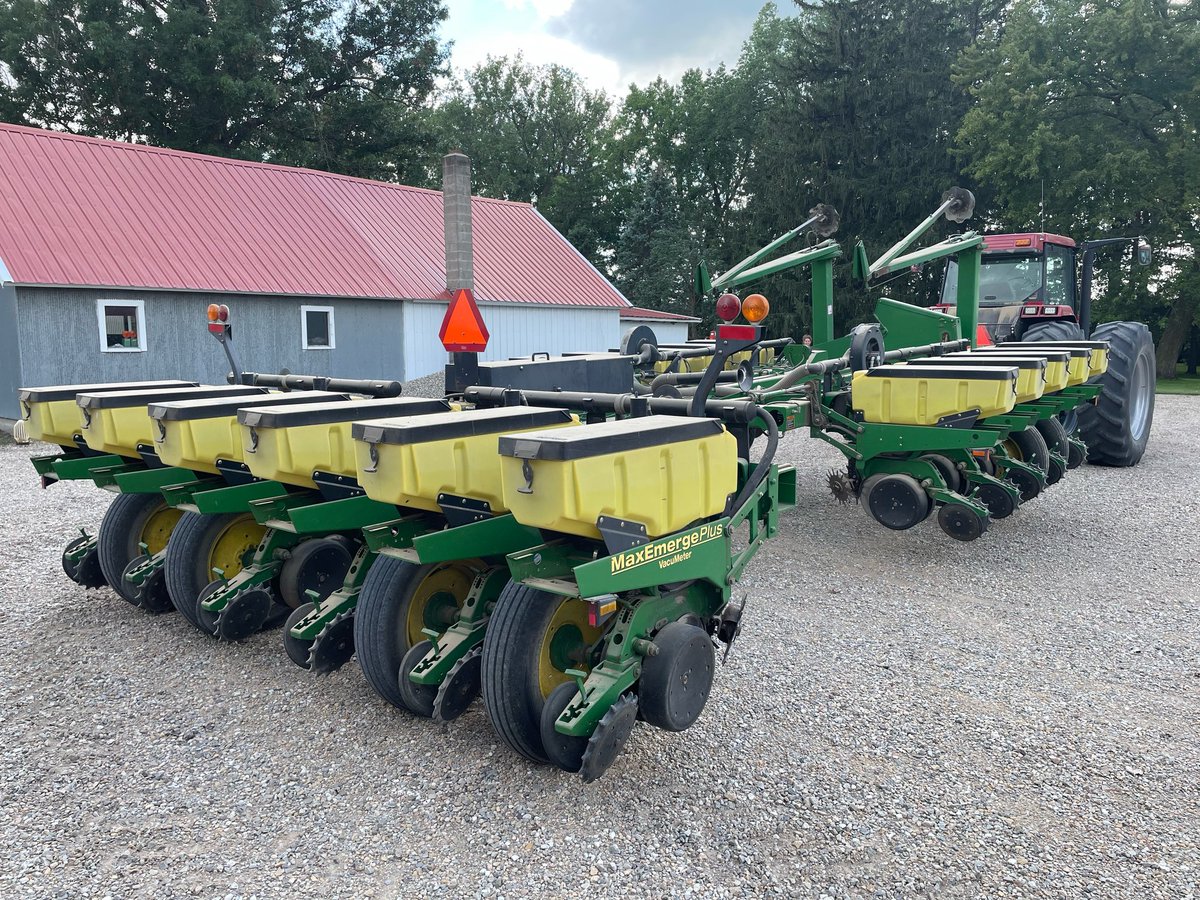 I've added a planter to my line-up for spring🌽

Just another day in the life of a 24yr old self-starting farmer haha!