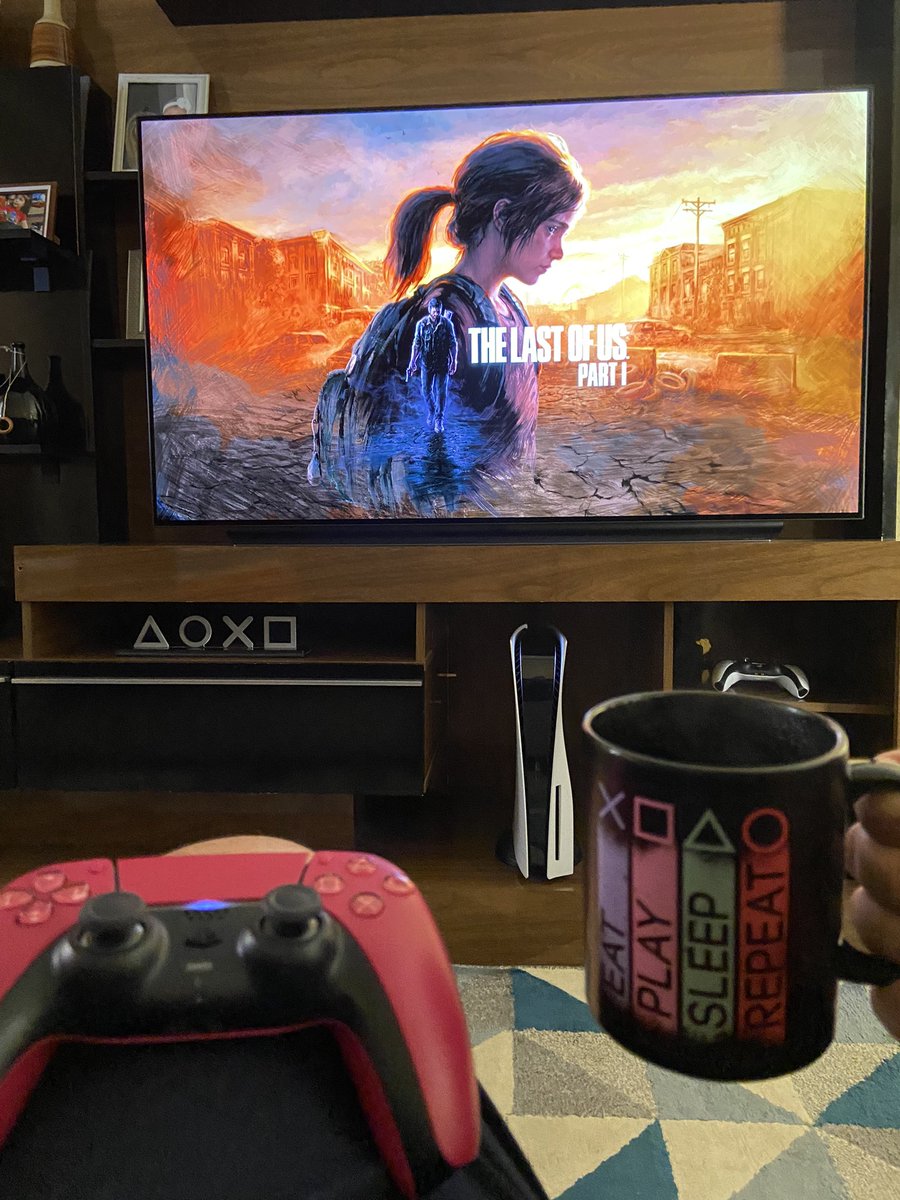 Ragnarokps5's tweet photo. Sabadao ONNN FIRREEE e bora colocar na prática o que está escrito na caneca… 

Por aqui vai rolar muita jogatina de The last of us Part I, e por aí ? Qual a jogatina desse final de semana ? 🔥

#PS5 #Playstation #TheLastOfUsPart1 https://t.co/RvwAYYXuDO