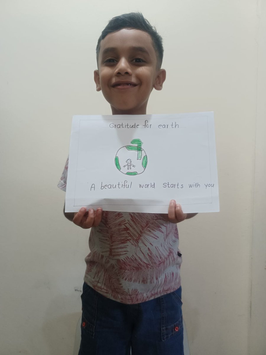rahela_s's tweet photo. # Gratitude task
Pause, breathe, and feel your feet firmly on the ground...
#StrongSchools
 #BestSchoolPrize
 #T4Edu
#MOEUAE #ADEK 
 @ShiningStarSchl
 @T4EduC @MOEUAEofficial @ADEK_tweet https://t.co/X3Zn7NLjaE