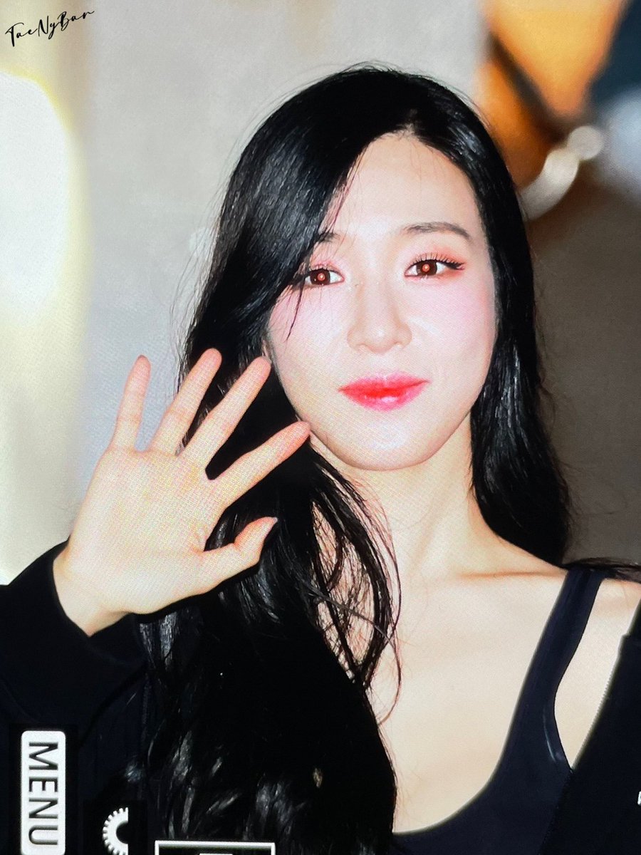 PreciousMmts's tweet photo. 220903 티파니 팬미팅 퇴근 프리뷰

#티파니 #티파니영 #TiffanyYoung @tiffanyyoung https://t.co/2EVqWh3QIt
