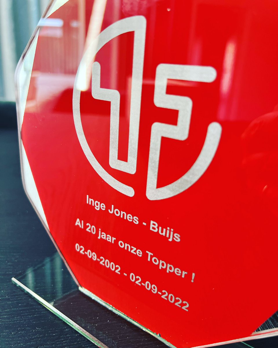 Trots en dankbaar dat onze topper Inge Jones-Buijs gisteren al 20 jaar bij ons in dienst is 🎉 Een vakvrouw die met passie haar werk als fysiotherapeute, oedeem- en oncologiefysiotherapeute uitvoert.  #jubileum #dankbaar #trots #fysiotherapie #topper