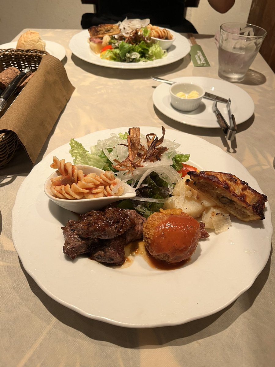 nrty_9759's tweet photo. 今日はとってもたのちかったです😋🍴
明日はソロライ楽しむぞ😍💪 https://t.co/DJh6LXAZ02
