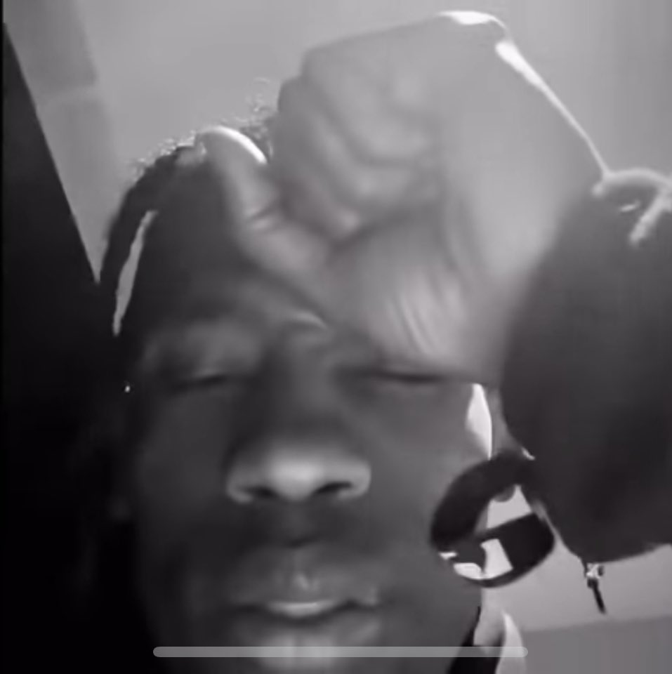NettoImGhetto1's tweet photo. wie ich mich bei dem gay mädchen entschuldige weil ich „schwul“ in ihrer nähe als beleidigung benutz hab https://t.co/JIcaAIbNwq