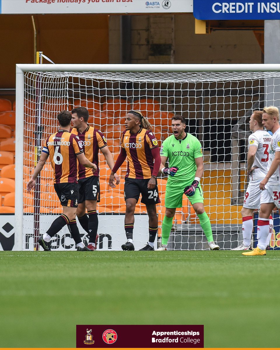 officialbantams's tweet photo. 📸 25' | Still goalless after Harry Lewis' early penalty save.

🐓 0-0 🔴

#BCAFC | #BRAvWAL https://t.co/iyAjXpjuu7