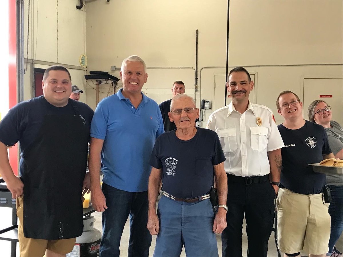 SenJonBumstead's tweet photo. This morning I attended the Newaygo Firefighters pancake breakfast. It was great to catch up with many friends and help show my support for our amazing first responders. https://t.co/ZyUV20DemZ