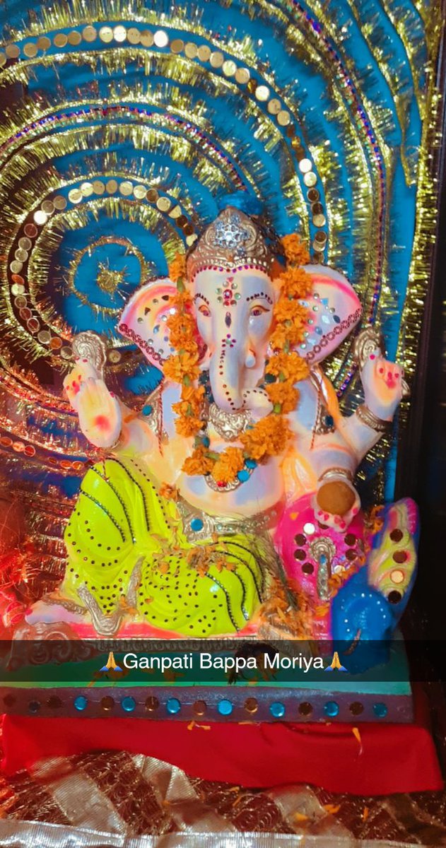 ReallyKaran's tweet photo. #GanpatiBappaMorya #welcomehome #latepost https://t.co/RnTNdXXvny