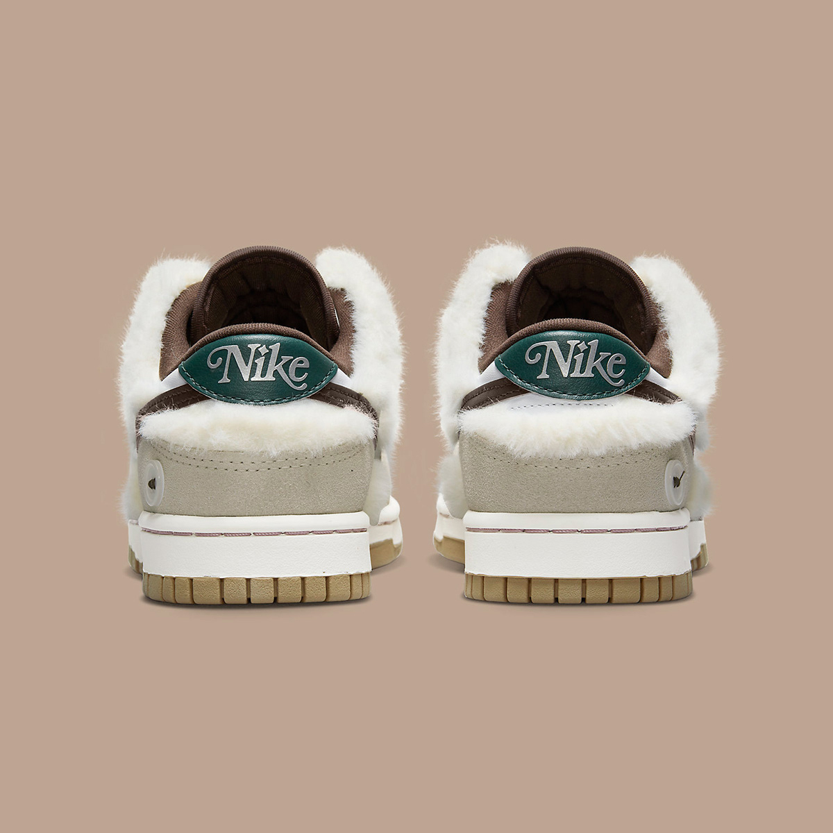 houseofheat's tweet photo. First Looks // Nike Dunk Low “Fur &amp; Bling” 💍

MORE HERE: https://t.co/Px6N9CbHjV https://t.co/11YczIbXAc