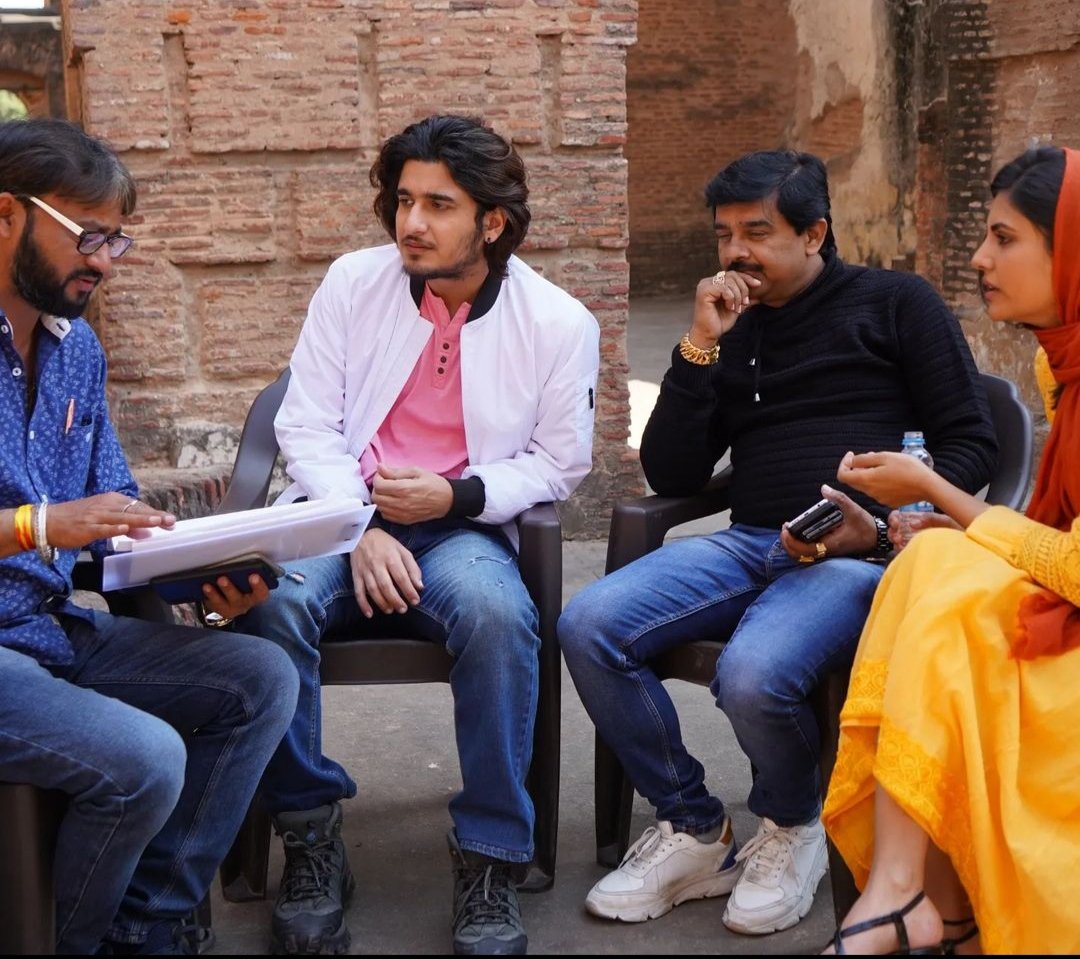 bhavinxtales's tweet photo. Coming on 23rd September

ISHQ PASHMINA https://t.co/GnBQt7UYBH
