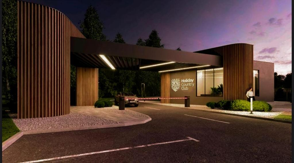 Awais_IR's tweet photo. Holiday country club is a complete gated farm house society with amenities of international standards by J7 group. For more details come Ib or WhatsApp 03029043392.
#RealEstate #newtrends #signaturehotels https://t.co/0anJUqgVLr