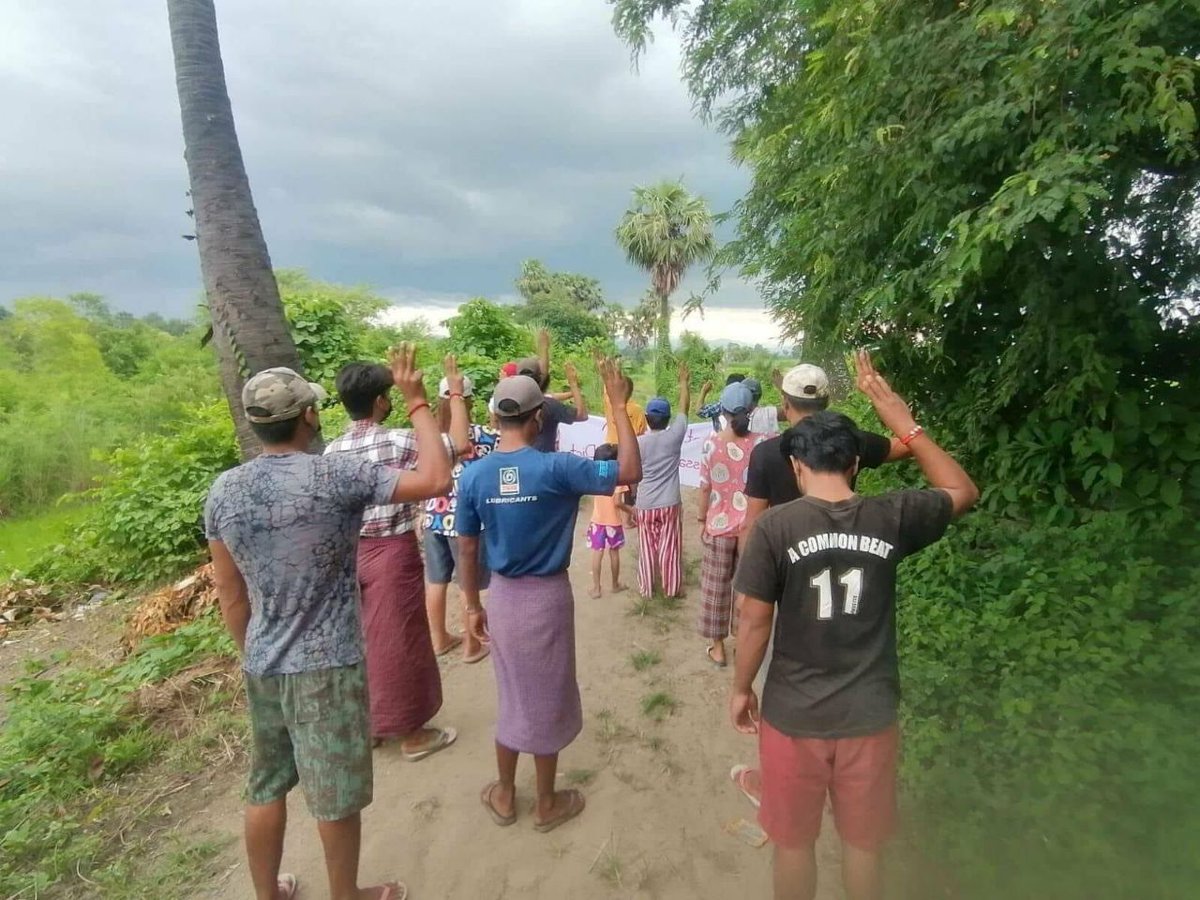 Htoo1314's tweet photo. Pro-democracy residents of Kale marched once again and demonstrated a persistent protest to overthrow military regime today.  #2022Sept3Coup #AcceptNUGRejectMilitary #WhatsHappeningInMyanmar https://t.co/3xBzqRoc5O