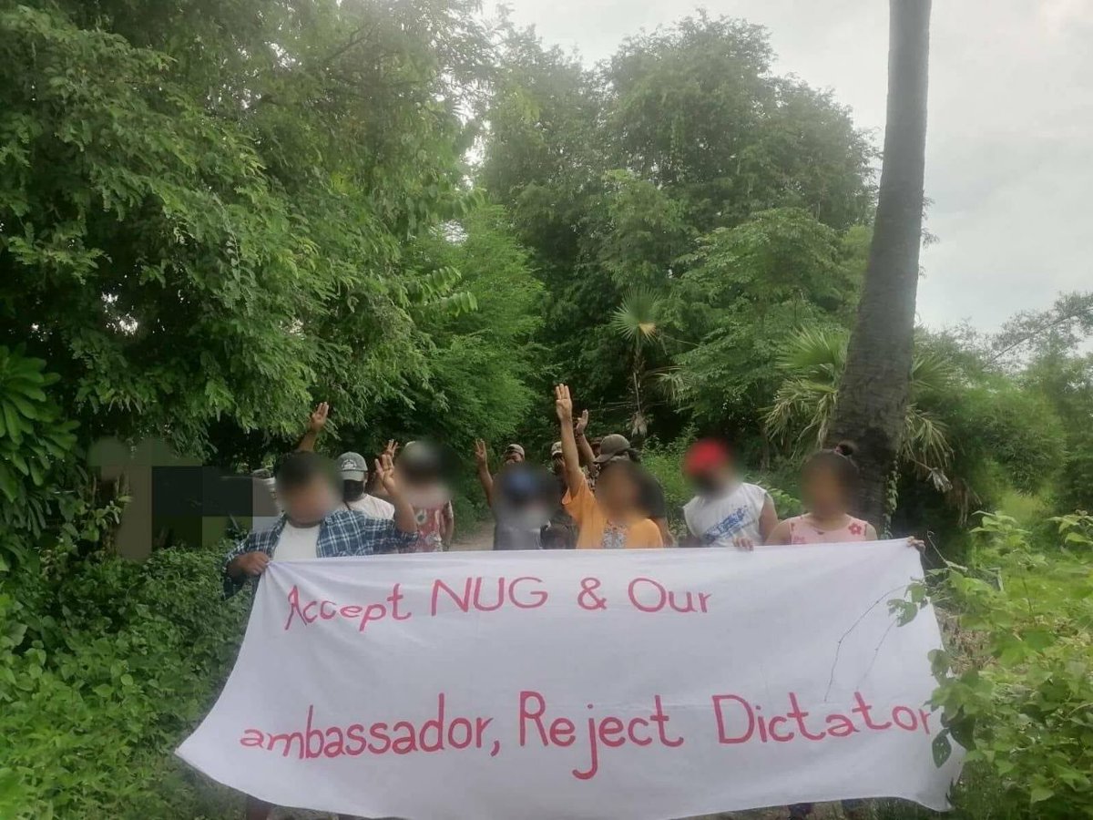 Htoo1314's tweet photo. Pro-democracy residents of Kale marched once again and demonstrated a persistent protest to overthrow military regime today.  #2022Sept3Coup #AcceptNUGRejectMilitary #WhatsHappeningInMyanmar https://t.co/3xBzqRoc5O