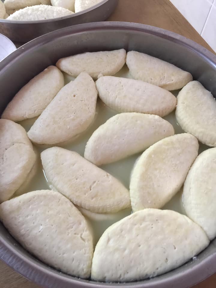 Blueyonetwo's tweet photo. White gold!/ Hand made village halloumi/Manna from heaven!/ #Cyprusfoods/ #traditional// Beyaz altin!! Koy hellimi/ Tanrilarin yiyecegi/ Agiz tadlarini bilenlerin yani/
#Kibrisyiyecekleri/ Yaninda yatan kaybeder! π€π
π https://t.co/Q7g3eMltWM