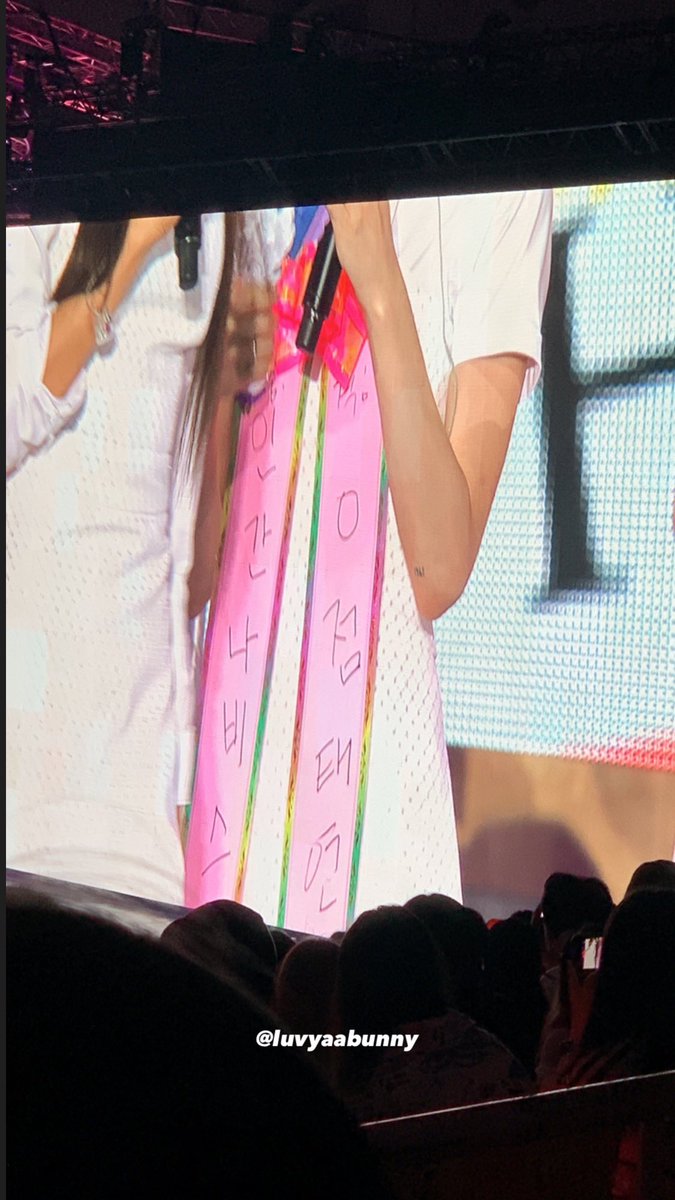 luvyaabunny's tweet photo. 220903 Long Lasting Love #태연 

충! 격! 인간 나비스 0점 태연 https://t.co/ic9D6fvkUP