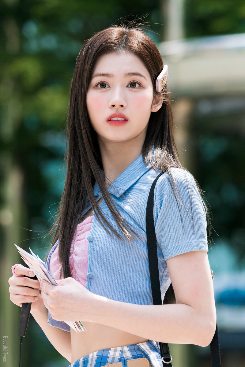 ChatySanaya's tweet photo. @JYPETWICE  #Sana unreal... 
😍😍 https://t.co/hAiqvWLYVS