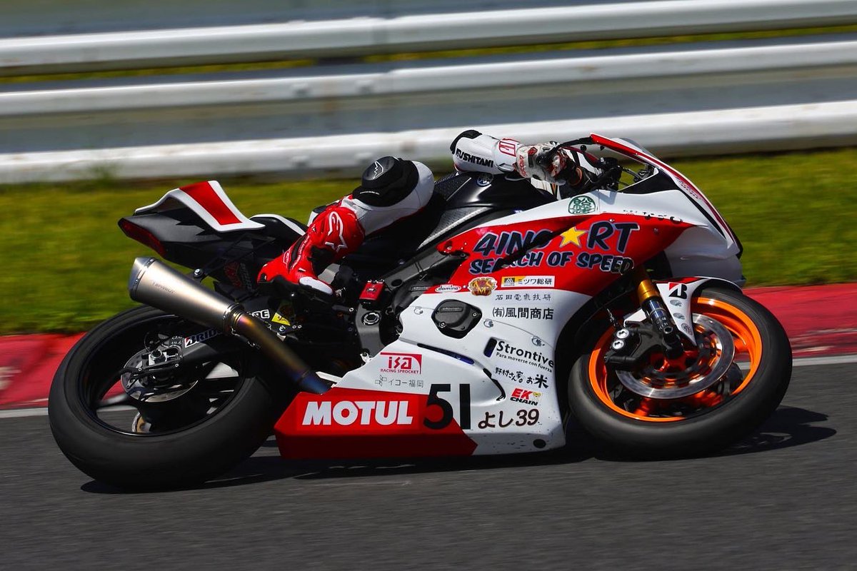 azusa_nomura89's tweet photo. #バイクの真横を載せて5RT来たら強者
#野村梓 #4ingRT
一応乗ってます(˶ˊᵕˋ˵)www https://t.co/xFErIy6Gl6