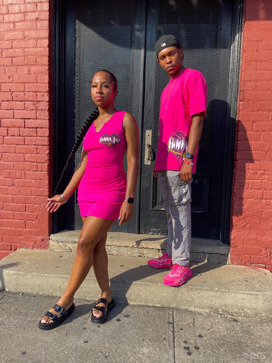 ssclothing225's tweet photo. his and hers, we flex together 💖.. new items OUT NOW. come get your shine on with your other half
#blackbusiness #sunnyside #streetwear https://t.co/T0LheJqOAG