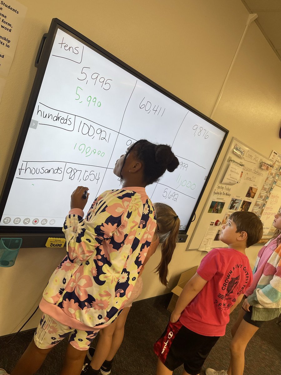 cironek1219's tweet photo. Rounding is what's happening in 4th grade!! Love my BenQ and the interactions that can happen on it! #celebratelps @CitrusSchools https://t.co/IJoG09fC7A