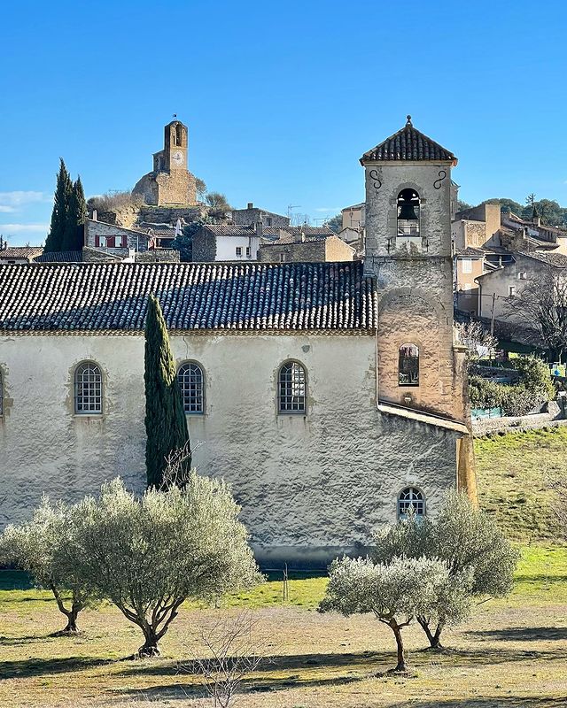myslowprovence's tweet photo. Lourmarin #provencestyle #provencallife #southoffrance https://t.co/q8BBmeOnxH
