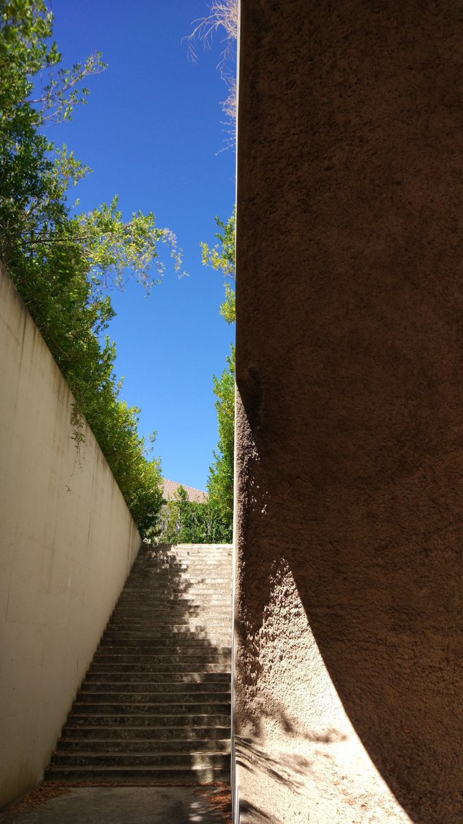 theeverydaypho1's tweet photo. #AnishKapoor's 'Earth Cinema', A hidden gem in the #Italian town of #Latronico. In #spring, deep cuts in the #Earth contrast with the bright greens &amp; blues of #nature.

#Basilicata #Pollino #nofilter #photography #landscape #sculpture #symmetry #travel #minimalism #artphotography https://t.co/GpzkeSL1LX
