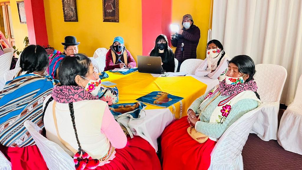 girh_tdps's tweet photo. Gracias al apoyo de #PNUDBolivia y #PNUDPerú y los socios implementado res #minam #mmaya #ANA #RREE el proyecto #girhtdps está fortaleciendo una alianza binacional de lideresas que alzan su voz para proteger conservar este sistema transfronterizo. https://t.co/7RNVpuPO5I