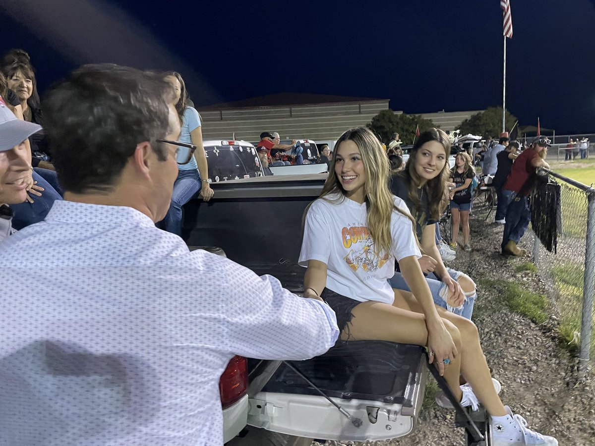 MarkRonchettiNM's tweet photo. I’m very lucky to be in Hatch Valley this weekend, the first stop last night was with the Hatch Valley Bears and the Tularosa Wildcats! It was great to see the whole community out at the football game! https://t.co/ojiCK1c78O