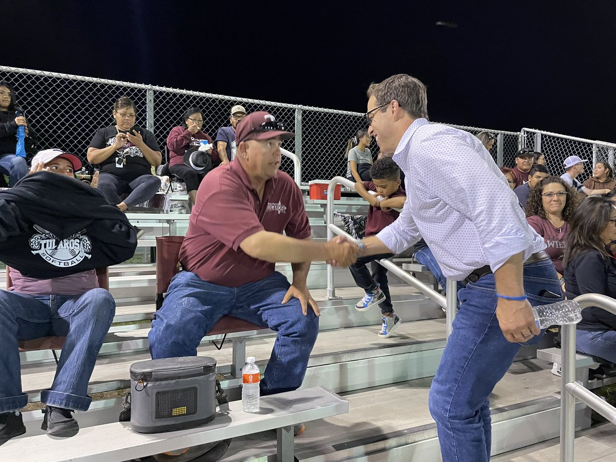MarkRonchettiNM's tweet photo. I’m very lucky to be in Hatch Valley this weekend, the first stop last night was with the Hatch Valley Bears and the Tularosa Wildcats! It was great to see the whole community out at the football game! https://t.co/ojiCK1c78O