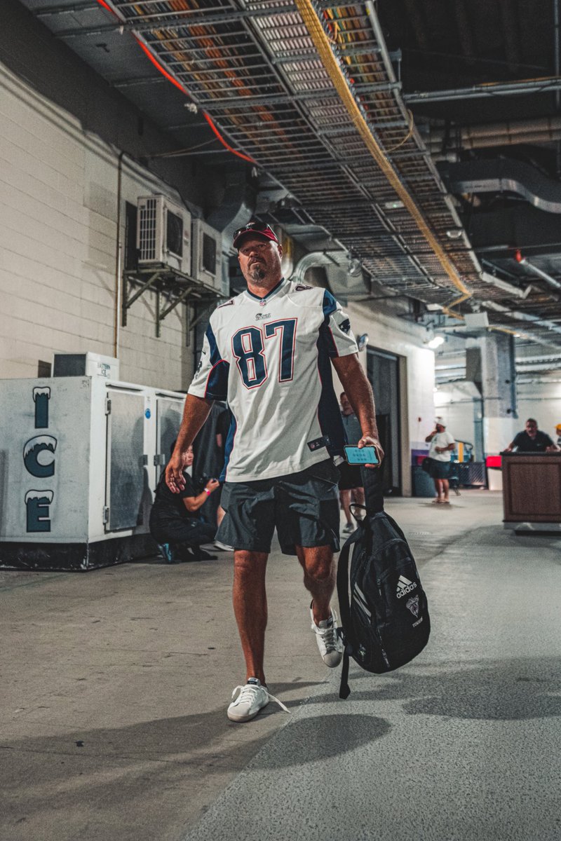 PLLChaos's tweet photo. Fitting right in here. 

📍Gillette Stadium
@AndyTowersPLL 🤝 @RobGronkowski https://t.co/tTI0Jvg9wY