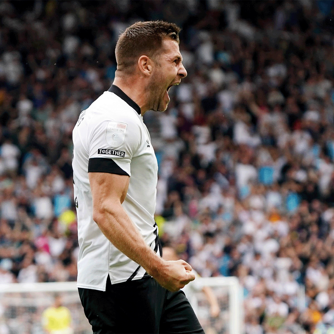 dcfcofficial's tweet photo. You know when you can feel a picture?

Yeah.

#DCFC https://t.co/Dhbv2F5OiI