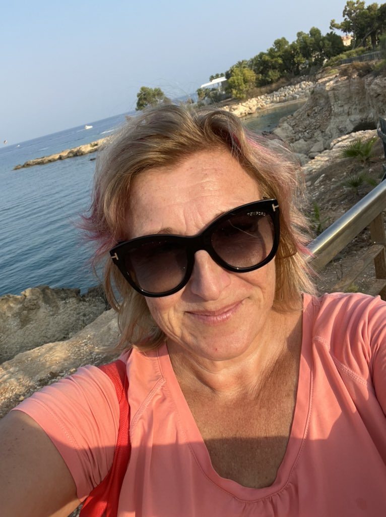 The sun is slowly disappearing from the sky but I promised myself that I would swim in the sea at least once a week as it’s something I enjoy. The best time when there are few people in the water.