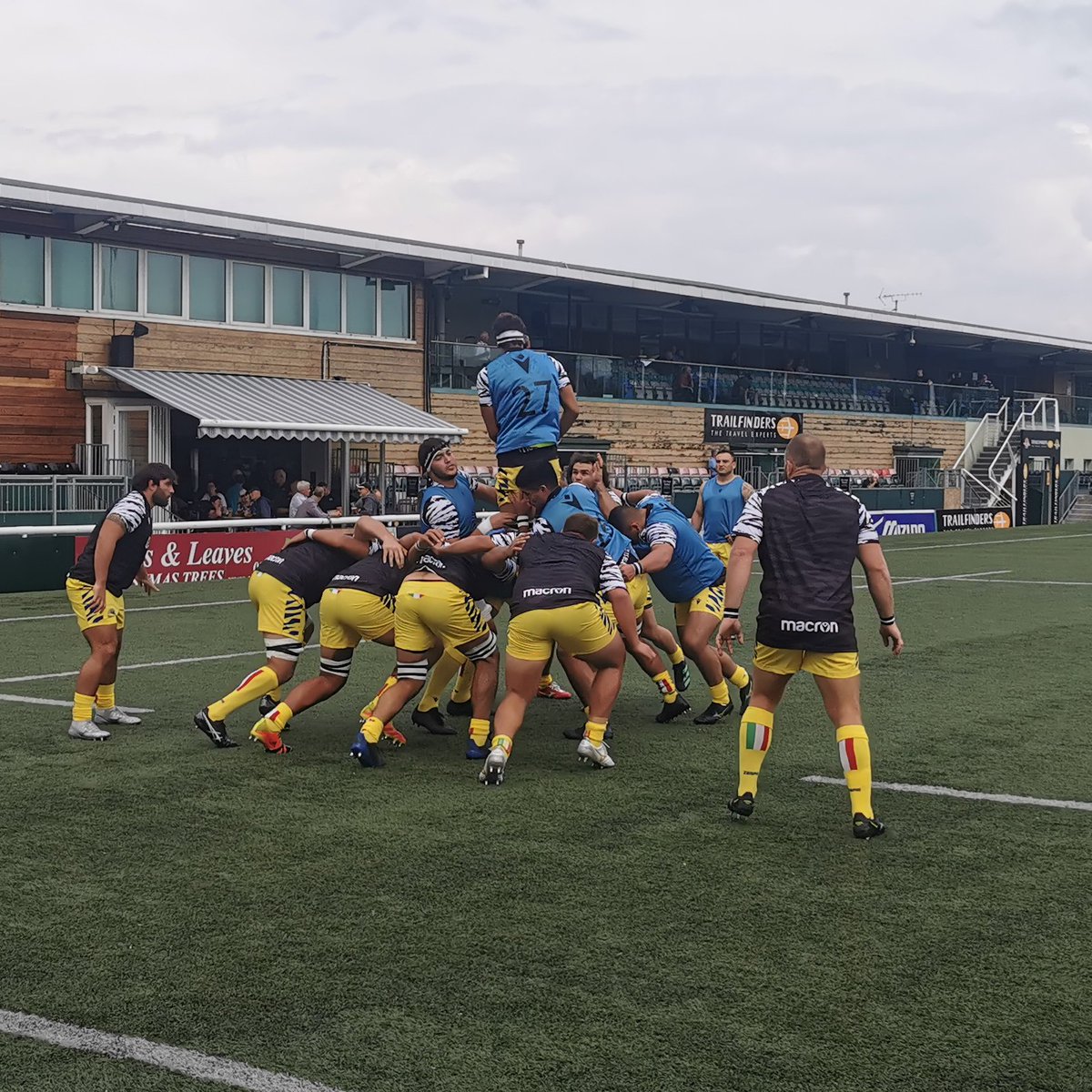 ZebreParma's tweet photo. ⏰ Intervallo a Ealing

Grande equilibrio in casa degli @ealingtfrugby ⚪️🟢 che conducono sul 7-5

1 meta per parte con le #ZebreParma 🦓 a segno con Trulla

6 falli degli Italiani contro i 7 inglesi

 #EALvZEB https://t.co/uJ0LZsAtii