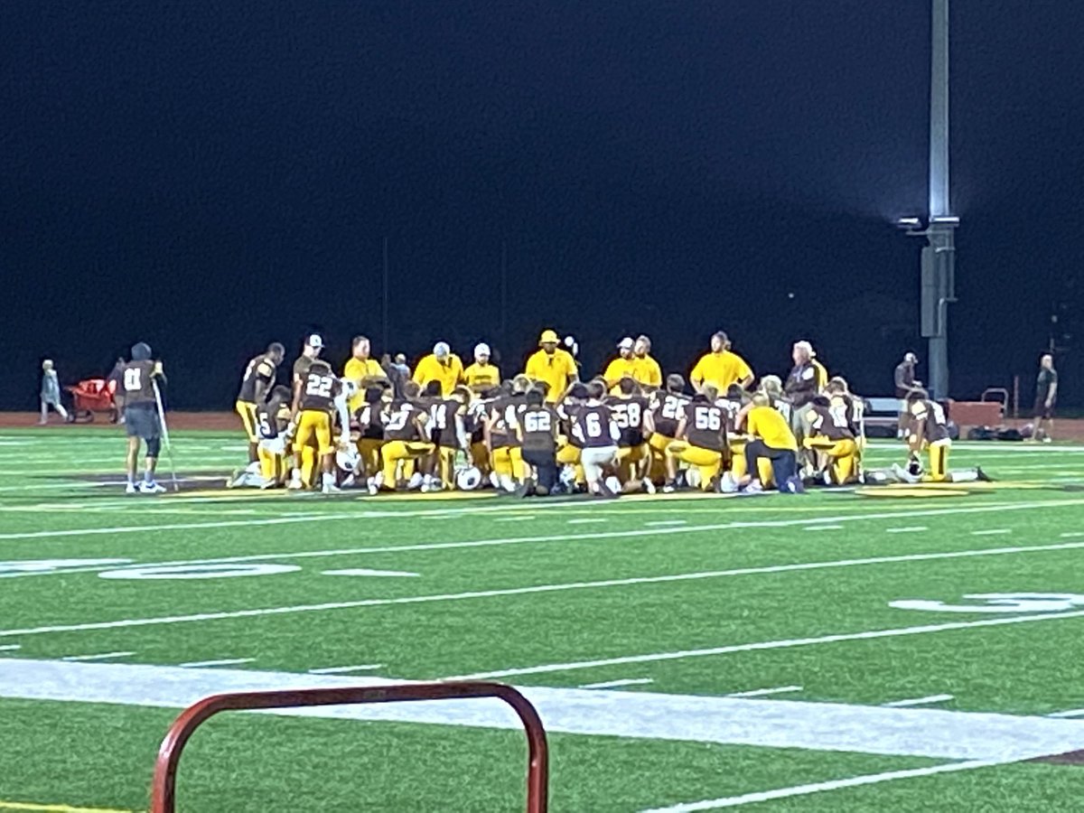 mbeaton30's tweet photo. The Bruins get the win 31-6 over the Knights! Go Bruins! https://t.co/F7azNVIFGb