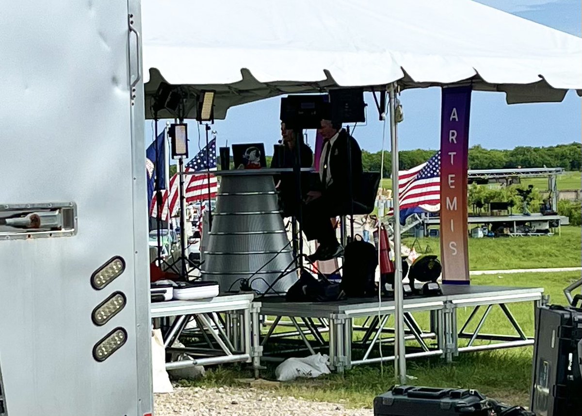 elysiasegal's tweet image. Shoutout to the @NASA producer who thought “Hey, we should make a RS-25 table!” #Artemis #NASASocial #Engine3 #StillTooSoon